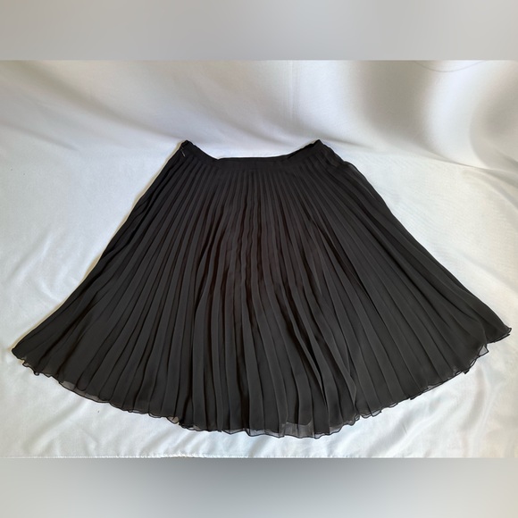 SANDRO Black Pleated Midi Skirt - Picture 2 of 6